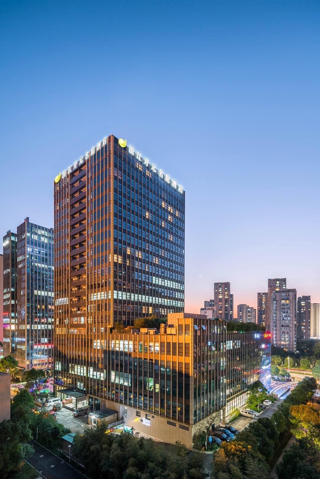 杭州四星级酒店最大容纳300人的会议场地|滨江开元名庭大酒店的价格与联系方式